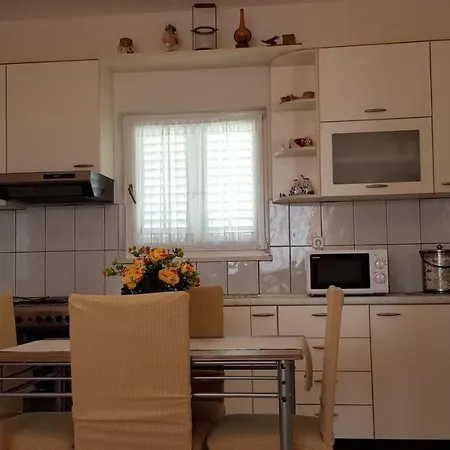 דירה Maslina *